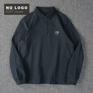 Long-sleeve polo in slub cotton, an easy bridging layer