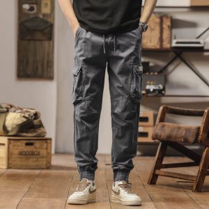 Men's washed cargo jogger pants in durable multi-pocket loose fit